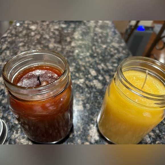 Bundle of 2 Bob Evans Farms Firefly Honeysuckle scented candle and Maple Syrup - Picture 6 of 7